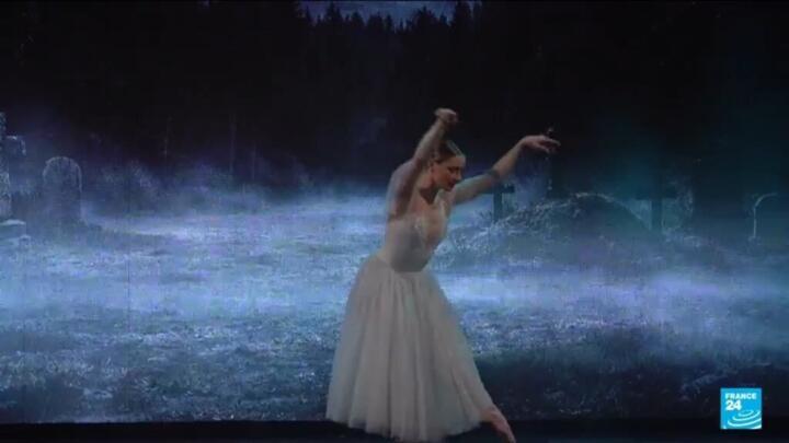 Kharkiv's opera and ballet theatre performances continue despite war